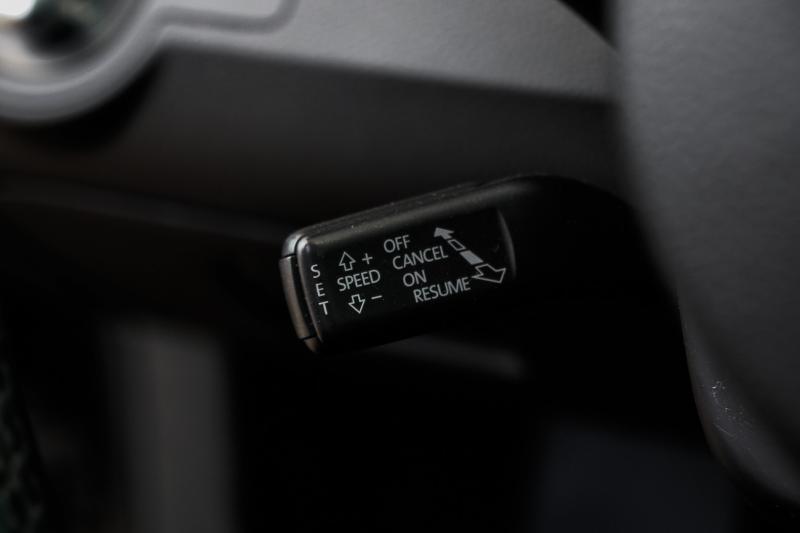 Volkswagen - Passat (B7) - pic14
