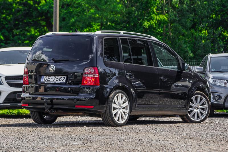 Volkswagen - Touran - pic4