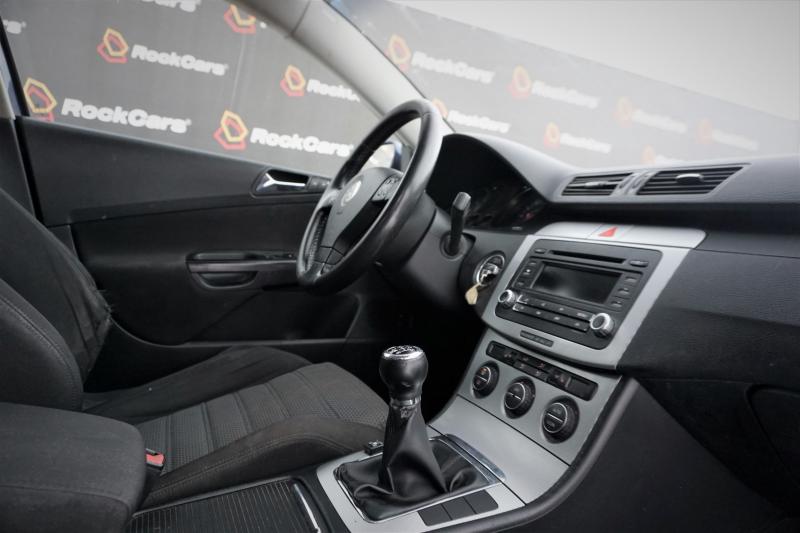 Volkswagen - Passat (B6) - pic7