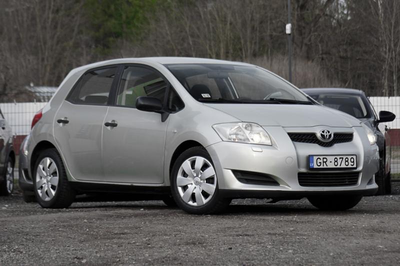 Toyota - Auris - pic2