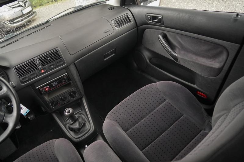 Volkswagen - Golf 4 - pic9