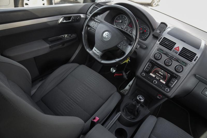 Volkswagen - Touran - pic9