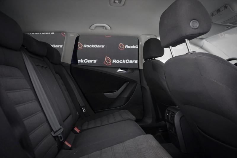 Volkswagen - Passat (B6) - pic12