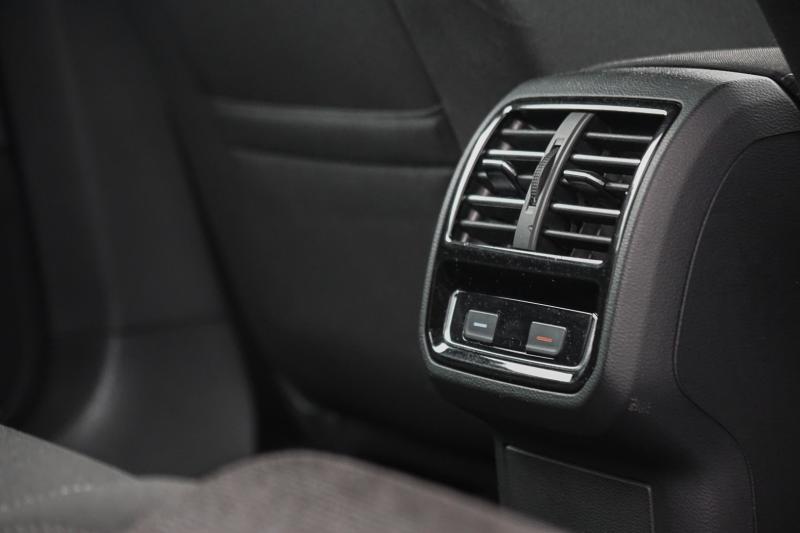 Volkswagen - Passat (B8) - pic19