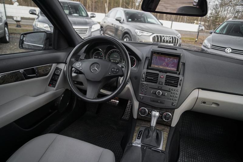 Mercedes - C350 - pic7