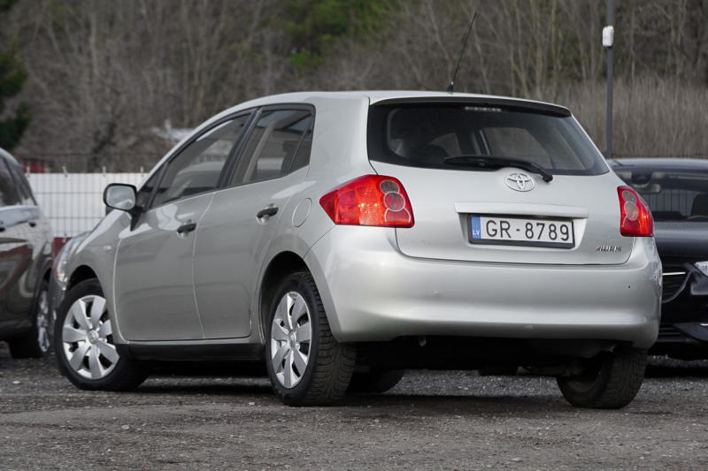 Toyota - Auris - pic3
