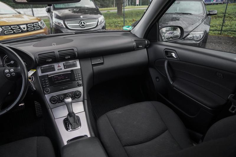 Mercedes - C180 - pic11