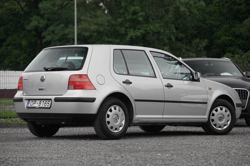 Volkswagen - Golf 4 - pic4