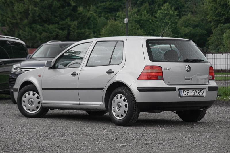Volkswagen - Golf 4 - pic3
