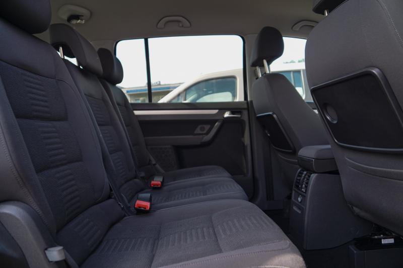 Volkswagen - Touran - pic21