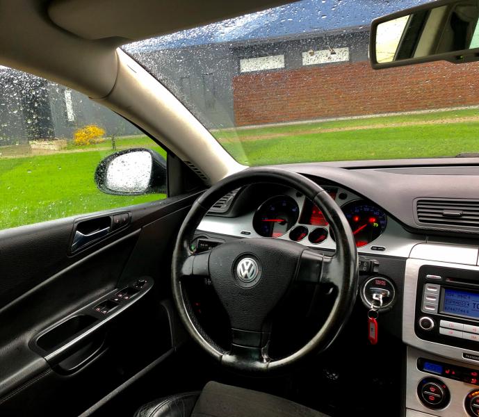 Volkswagen - Passat (B6) - pic8