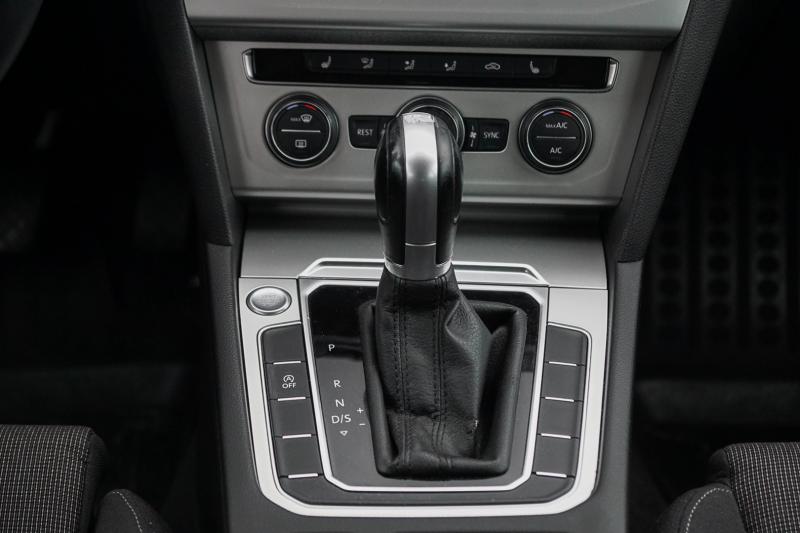 Volkswagen - Passat (B8) - pic12