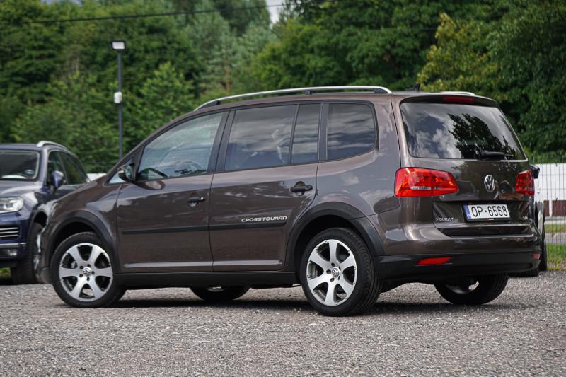 Volkswagen - Touran - pic3