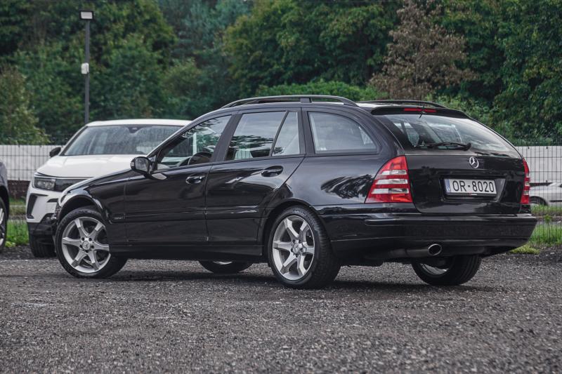 Mercedes - C180 - pic3