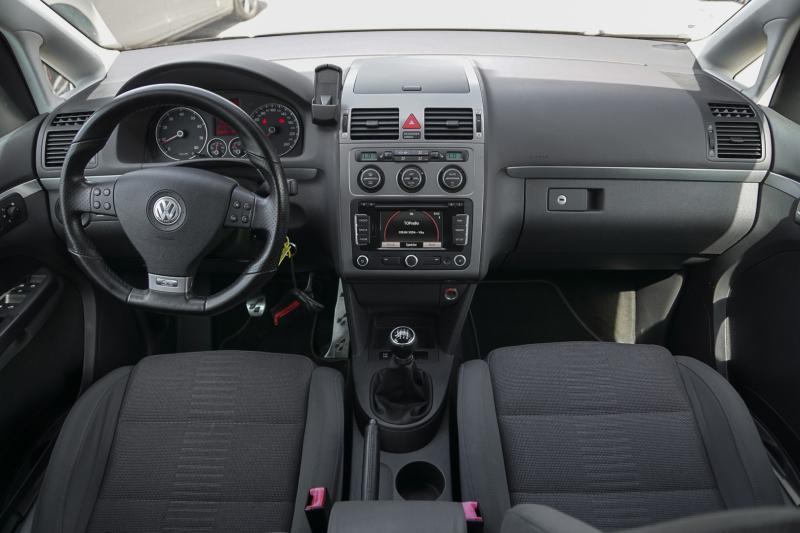 Volkswagen - Touran - pic10