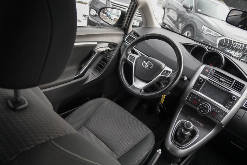 Toyota - Verso - pic7