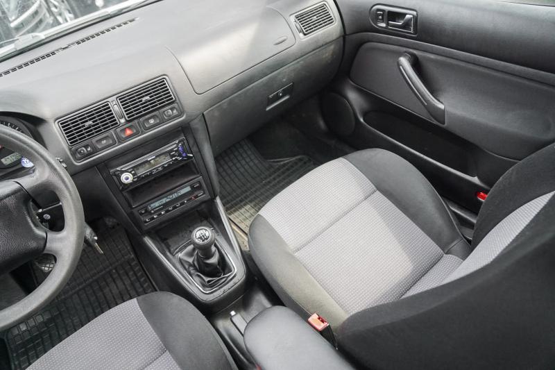 Volkswagen - Golf 4 - pic9