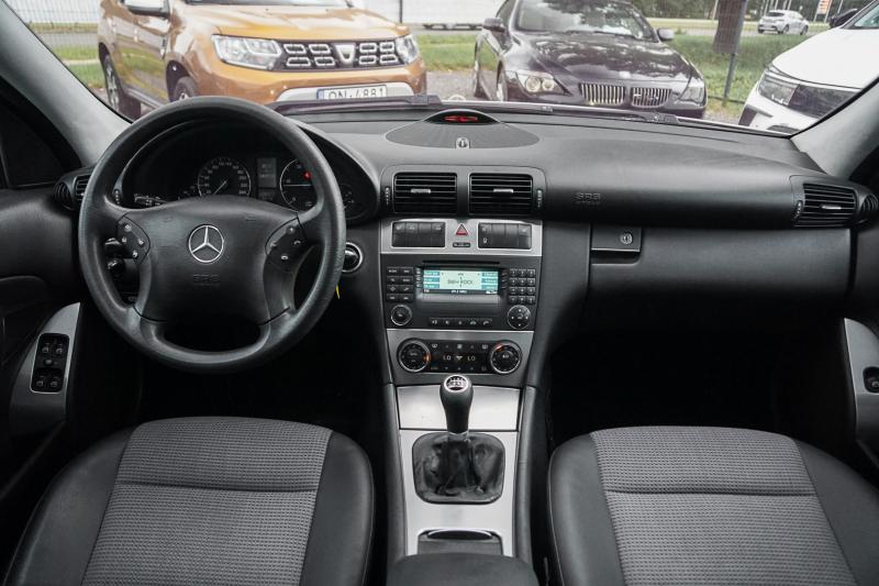 Mercedes - C220 - pic9