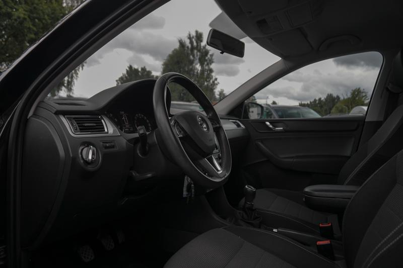 Skoda - Rapid - pic11