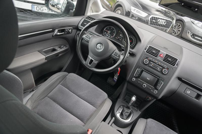 Volkswagen - Touran - pic9