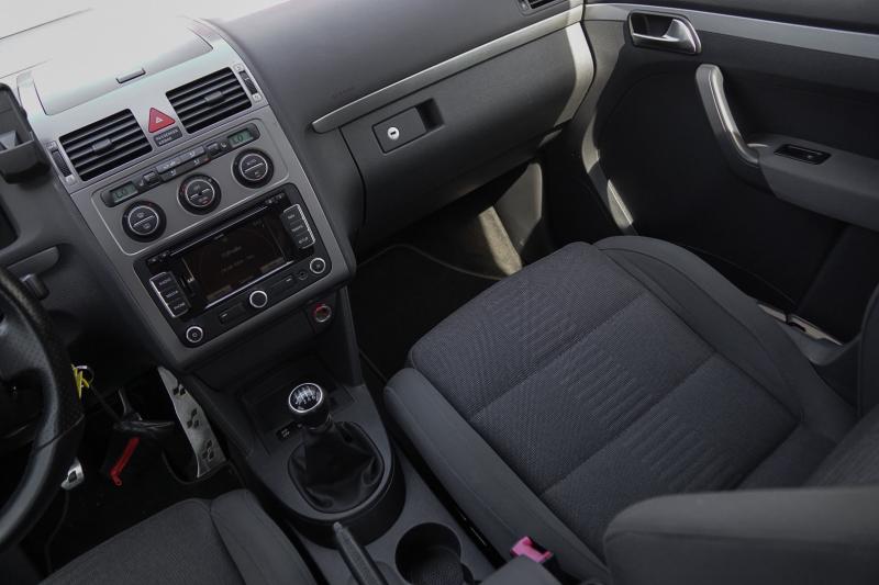Volkswagen - Touran - pic11
