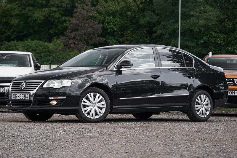 Volkswagen - Passat (B6) - pic1