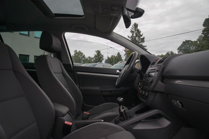 Volkswagen - Golf 5 - pic5