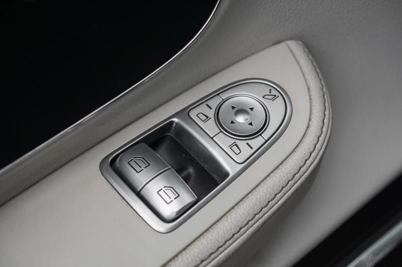 Mercedes - V250 - pic10