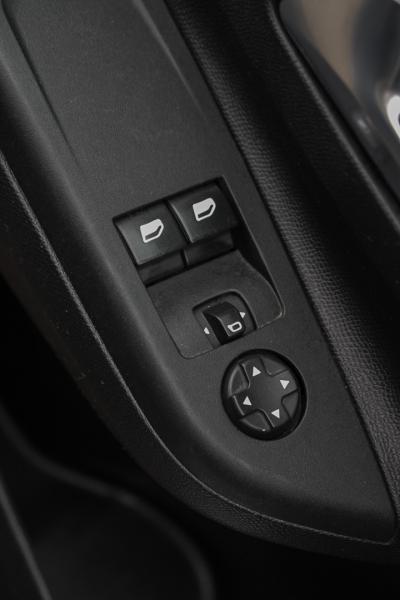 Opel - Corsa - pic15