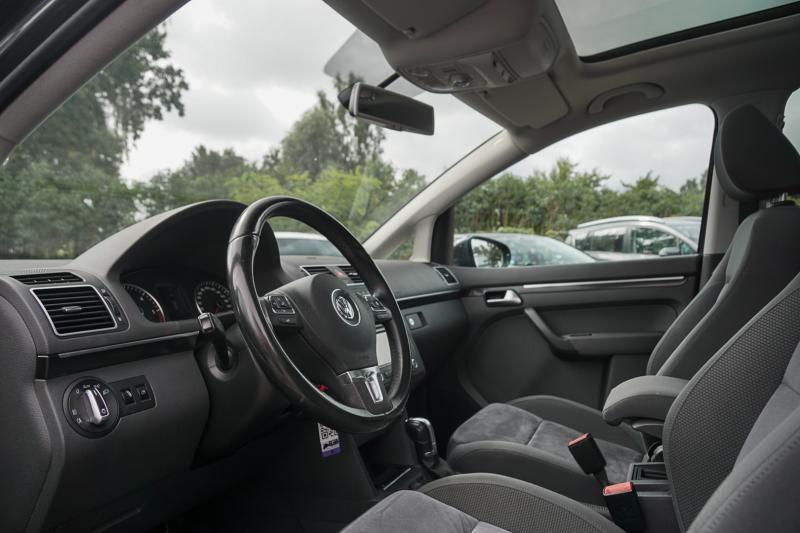 Volkswagen - Touran - pic12